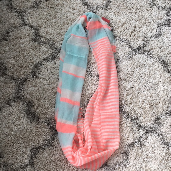 Mossimo Infinity Scarf Brand New! - Picture 2 of 3